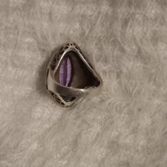 Sterling silver ring with purple gem and marcasite - Picture 2 of 3